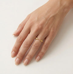 Bague à accents pointus, finition brute