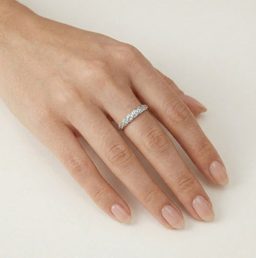 Schicker Silberring mit Zirkonia