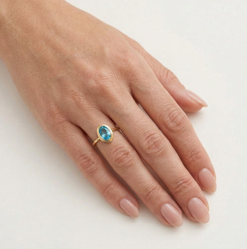 Goldring mit Topas