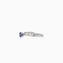 Blauer Saphir- und Diamant-Baguette-Ring