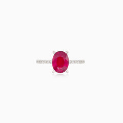 Weißgoldring mit ovalem Rubin und Diamanten