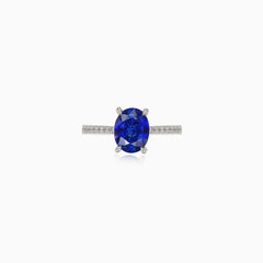 Weißgold-Saphirring mit Diamanten