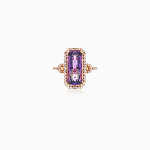Ring aus Roségold mit Diamanten und Amethyst im Smaragdschliff
