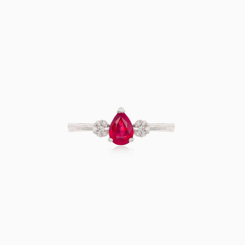 Tropfenförmiger Rubin-Weißgold-Ring mit Diamanten