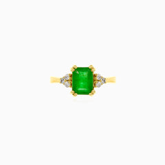 Gelbgoldener Ring mit Diamant und Smaragd