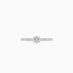 Bague scintillante en diamant taille escalier fine ronde