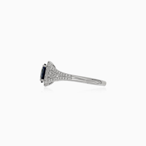 Einzigartiger Weißgoldring mit Diamant und Saphir