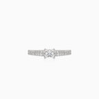 Bague de fiançailles éblouissante en or blanc avec diamant taille princesse