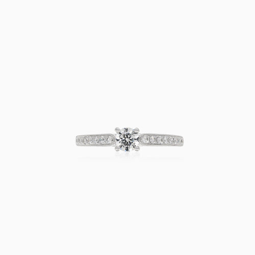 Strahlender Verlobungsring mit rundem Diamantschliff