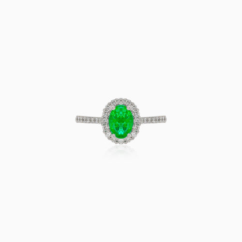 Royal white gold diamond ring with emerald