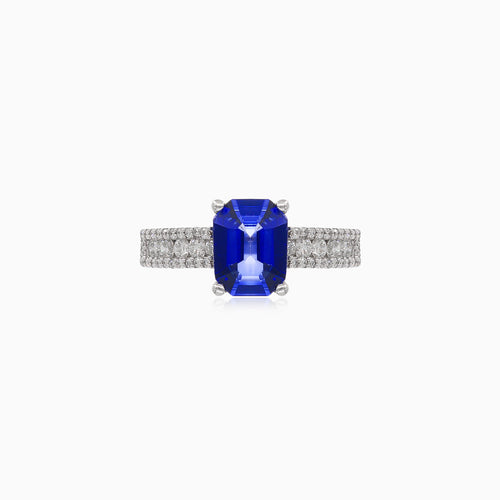 Stilvoller Damenring mit Diamanten und blauem Saphir