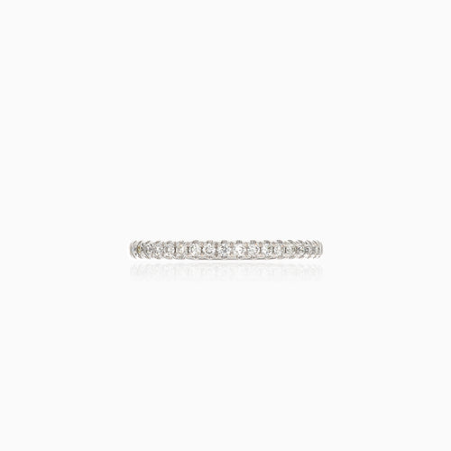 Anillo simple de oro blanco con diamantes