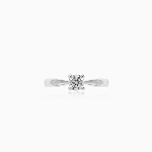 White gold ring with round diamond