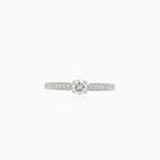 Elegant white gold ring with diamonds