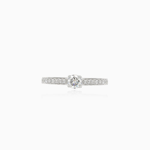 Elegant white gold ring with diamonds