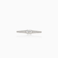 Elegant white gold ring with diamonds