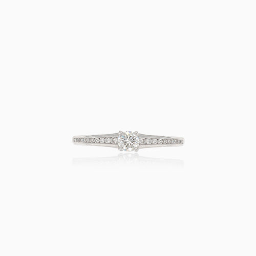 Elegant white gold ring with diamonds