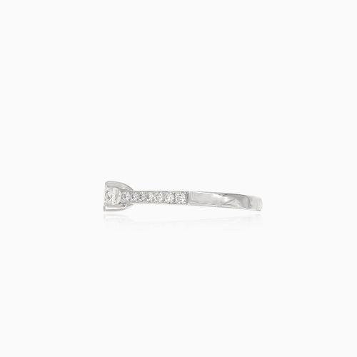 Splendid diamond white gold ring