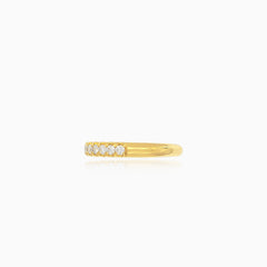 Glamorous gold ring with diamonds