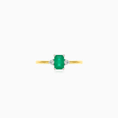 Eleganter Ring aus Gelbgold mit Diamanten und Smaragd