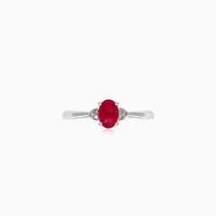 Klassischer Damenring mit Diamant und Rubin aus Weißgold