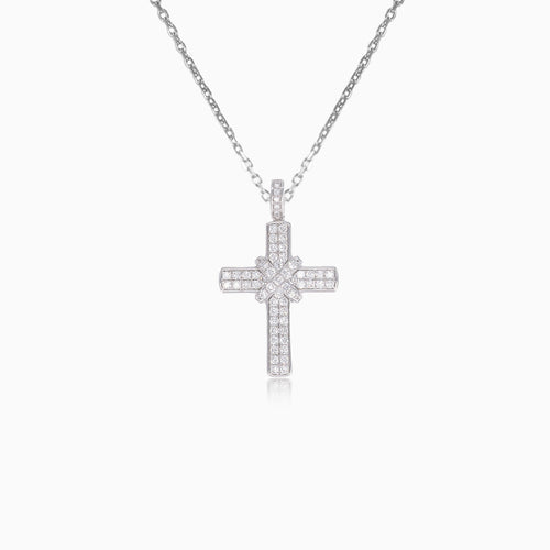 Impresionante colgante de cruz de oro con diamantes