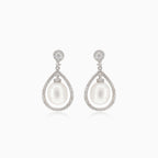 Einzigartige Goldohrringe mit Diamantrahmen und Perle