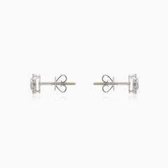 Pendientes sencillos de oro blanco con diamantes