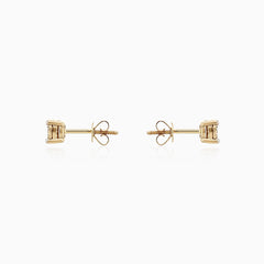 Boucles d’oreilles en or jaune avec diamants lumineux