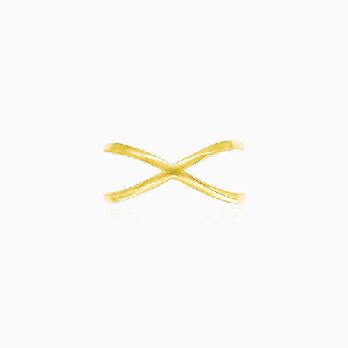 Gelbgoldener Criss-Cross-Ring.