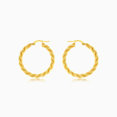 Gelbgold gedrehte runde Creolen