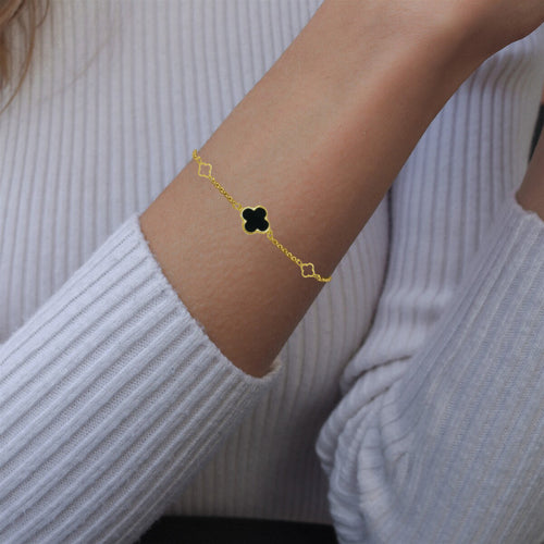 Bracelet en or avec trèfle en onyx noir