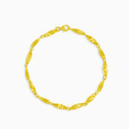 Chic detailed gold bracelet