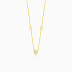 goldenes-kleeblatt-halsband-mit-perlmutt