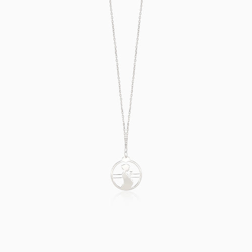 Weißgoldkette mit Silhouette einer schwangeren Frau