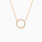 Collier en or rose avec anneau en zircon