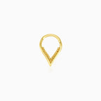 Piercing élégant en or jaune avec embouts en V