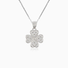 Colgante de plata con trébol de cuatro hojas y circonitas cúbicas