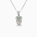 Pendentif en argent hibou avec zircon cubique et émeraude synthétique
