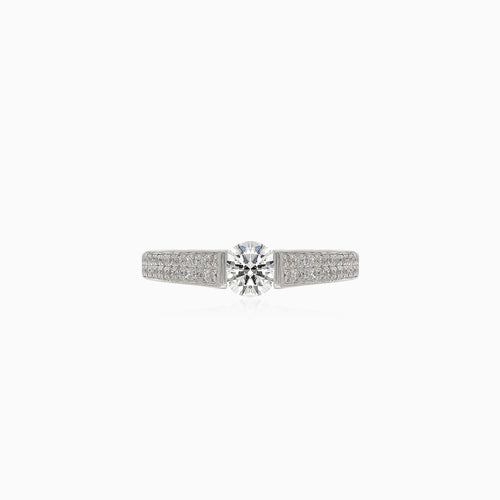 Zeitloser rund geschliffener Diamant-Verlobungsring