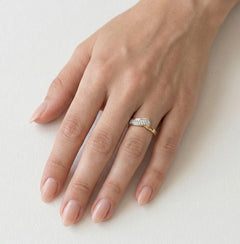 Einzigartiger Goldring mit Zirkonia