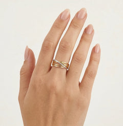 Bague élégante tri-or incurvée