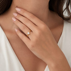 Elegant Curve Diamond Ring