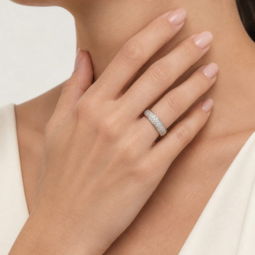 White gold diamond pavé ring