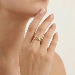Bague élégante tri-or incurvée