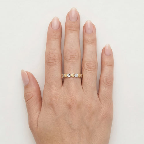 Glänzender zweifarbiger Goldring