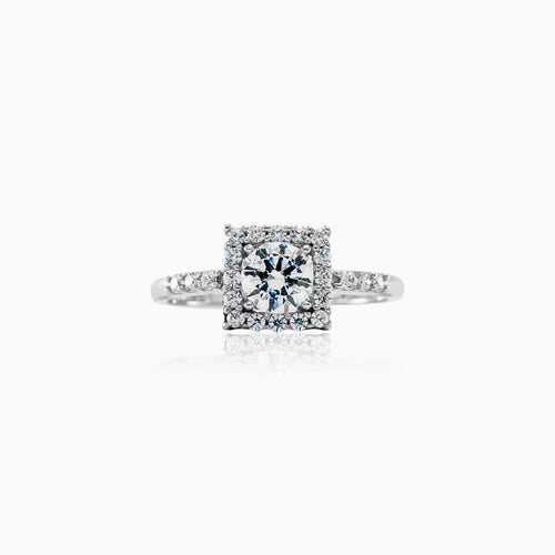 Unico engagement ring