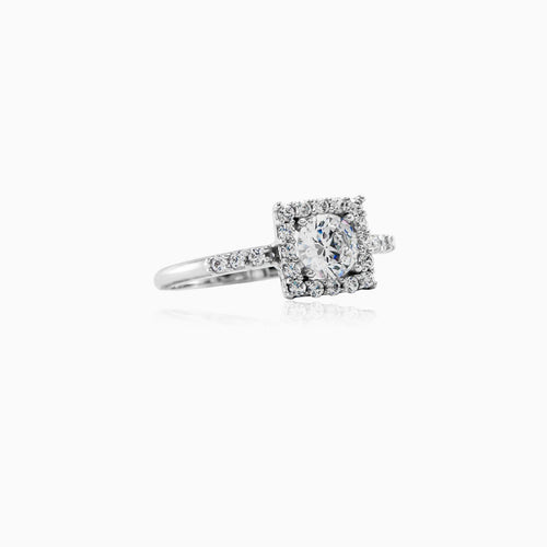 Unico engagement ring