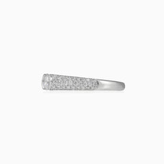 Anillo de compromiso con diamante engastado en semi bisel