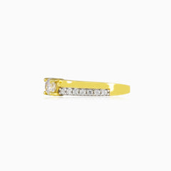 Zickzack-Ring aus Gold mit Zirkonia